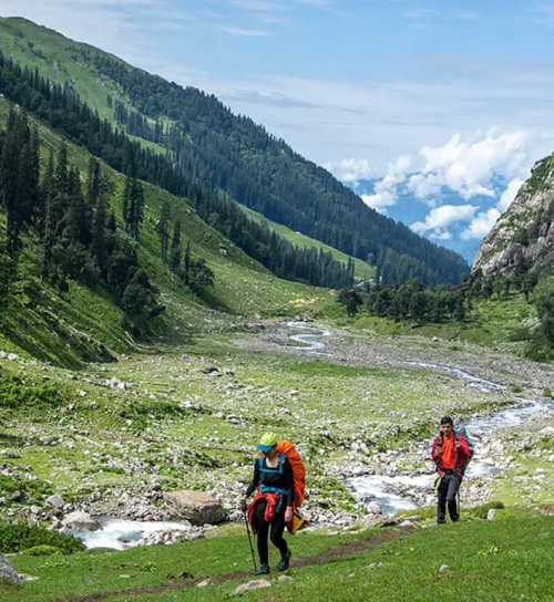 trekking in manali